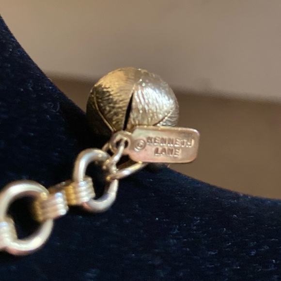 Kenneth Lane cream color drop pendant necklace - Picture 3 of 4